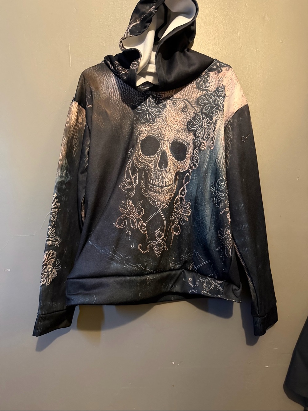 Source Unknown Black Skull Graphic Hoodie with Faded Ivory Accents